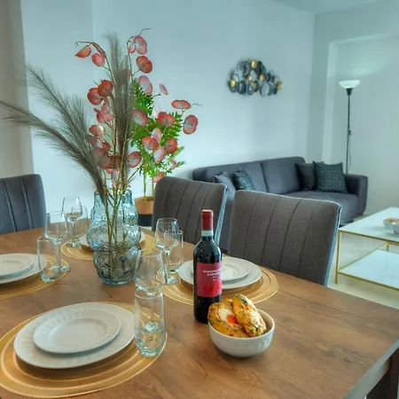 Seafront Beautifully Furnished 2 Bedrooms Gogzr-3 *