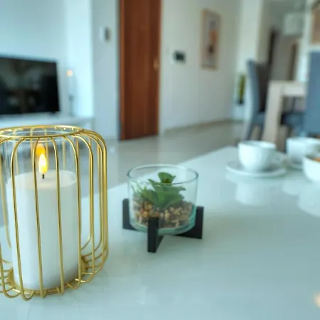 Seafront Beautifully Furnished 2 Bedrooms Gogzr-3