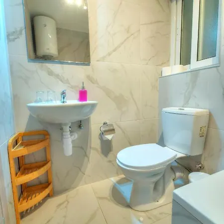 Seafront Beautifully Furnished 2 Bedrooms Gogzr-3 * Gzira