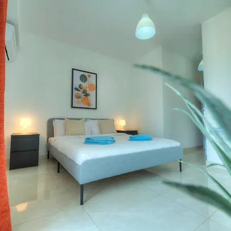 Daire Seafront Beautifully Furnished 2 Bedrooms Gogzr-3 *