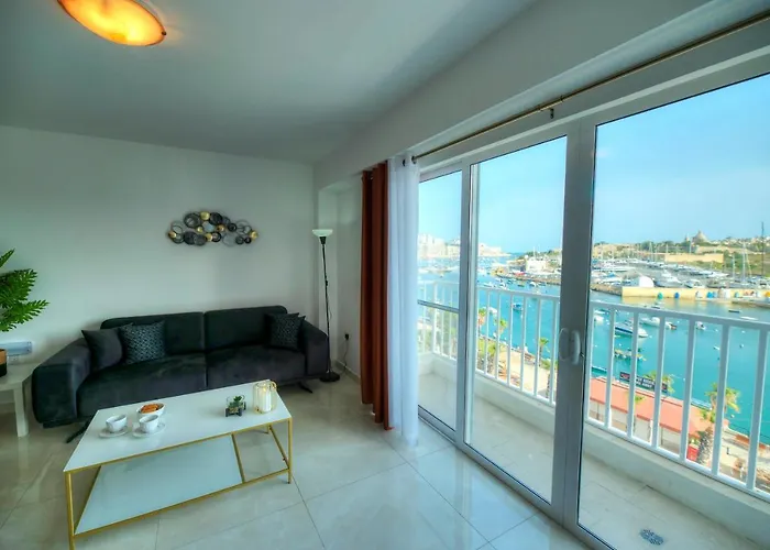 Seafront Beautifully Furnished 2 Bedrooms Gogzr-3 Apartamento Gzira