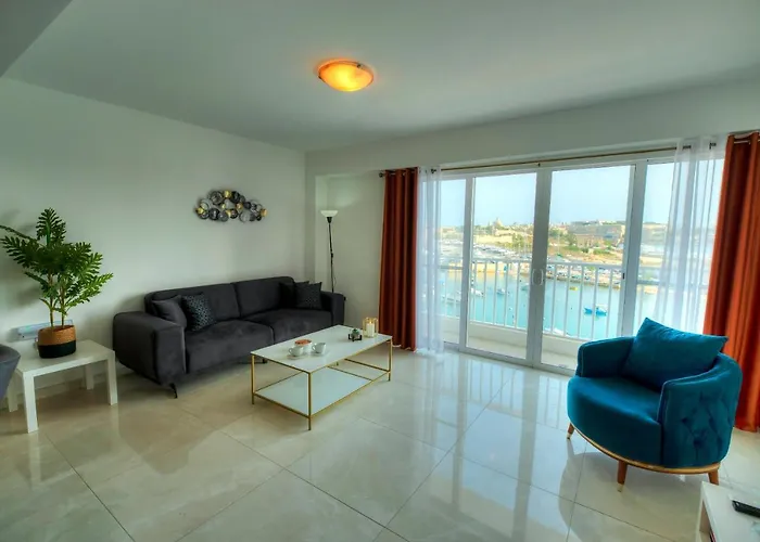Seafront Beautifully Furnished 2 Bedrooms Gogzr-3 * Gzira