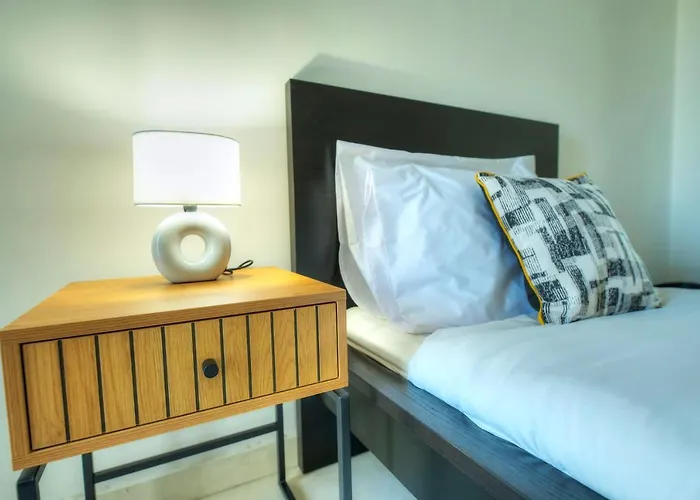 Seafront Beautifully Furnished 2 Bedrooms Gogzr-3 Gzira