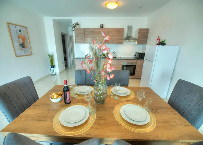 Seafront Beautifully Furnished 2 Bedrooms Gogzr-3 Apartamento