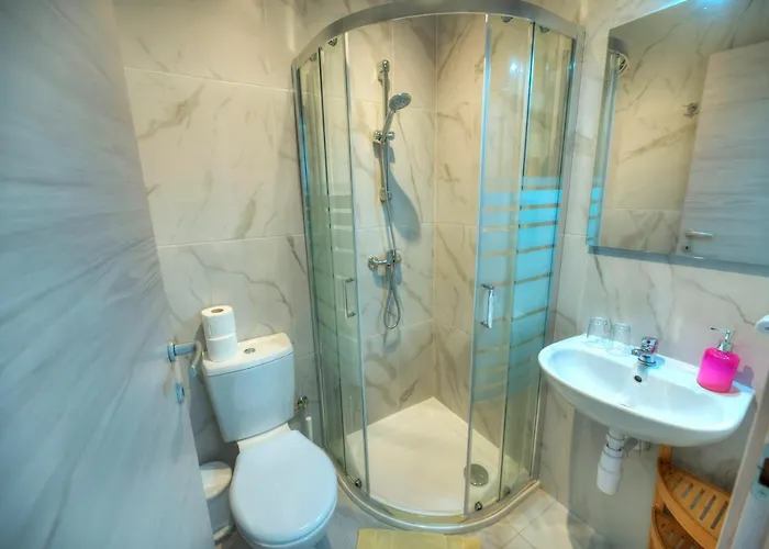 Seafront Beautifully Furnished 2 Bedrooms Gogzr-3